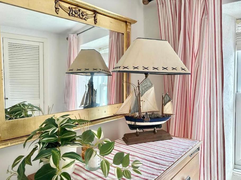 Ship Cottage Tenby Beach 50M Bagian luar foto