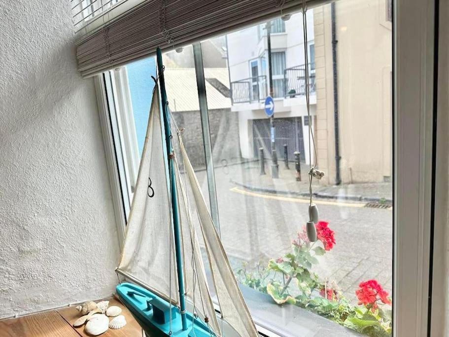 Ship Cottage Tenby Beach 50M Bagian luar foto