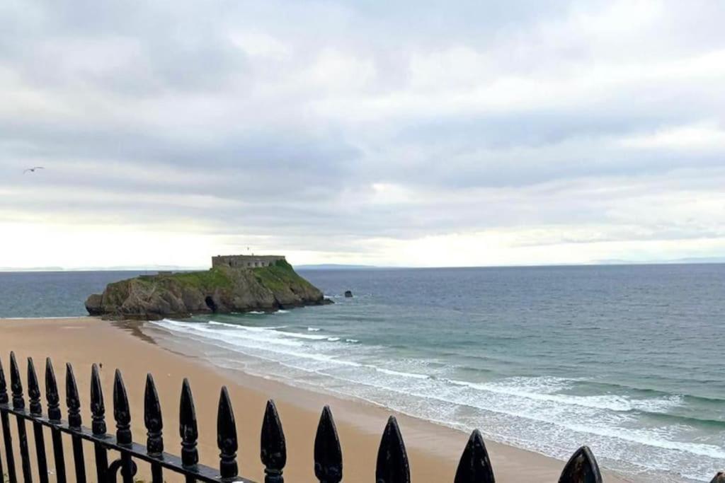 Ship Cottage Tenby Beach 50M Bagian luar foto