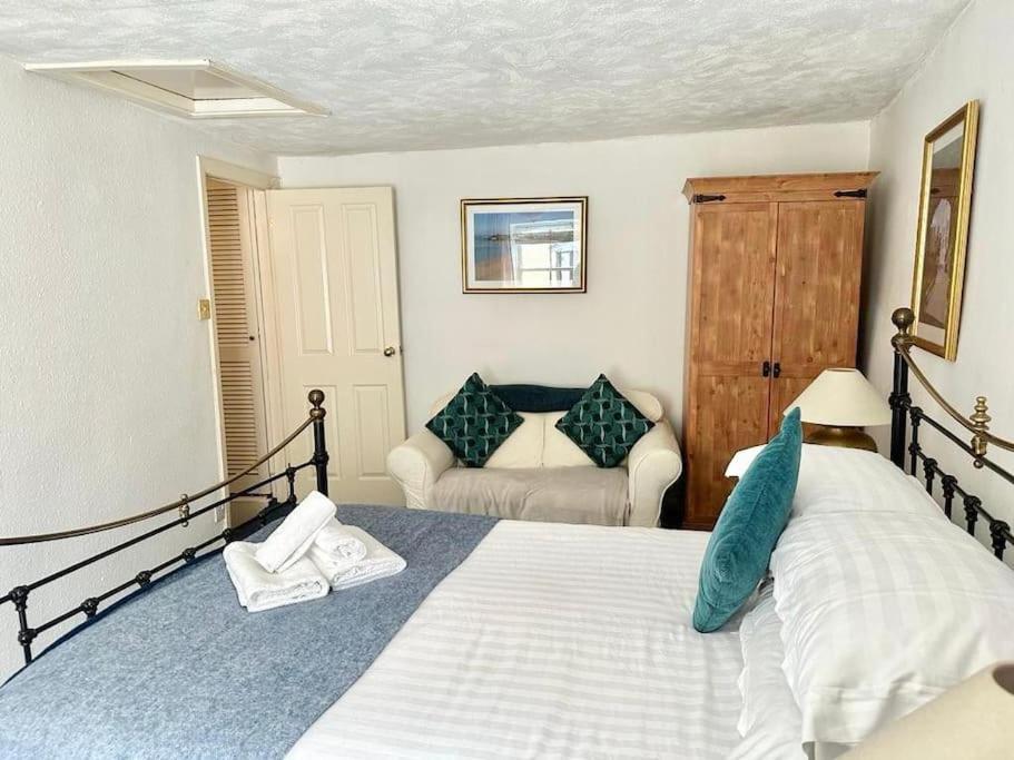 Ship Cottage Tenby Beach 50M Bagian luar foto